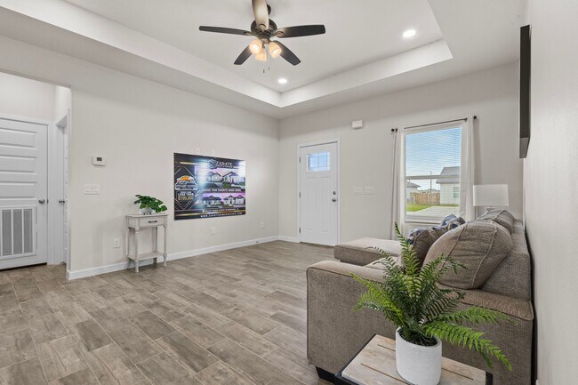 Building Photo - BRAND NEW HOMES FOR LEASE IN MERCEDES! CHO...