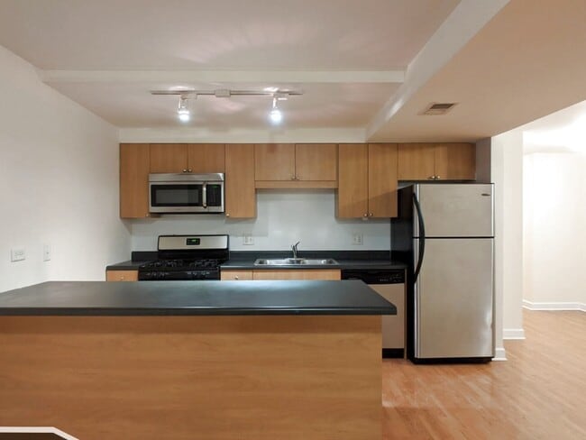 Foto del edificio - 2134 W Concord Pl