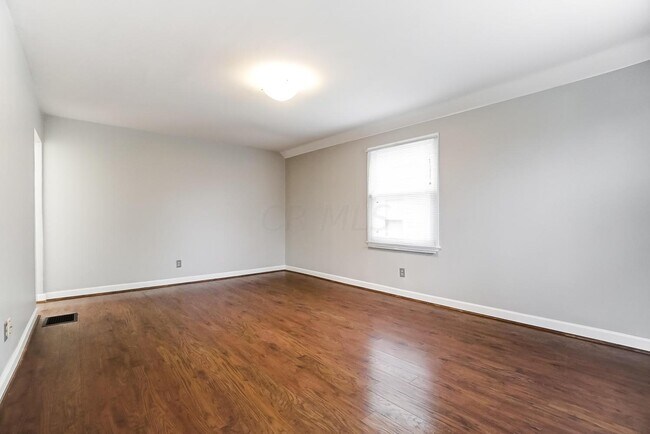 Foto del edificio - 677 E Jeffrey Pl