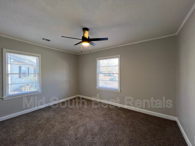 Foto del edificio - 3463 Parker Ave