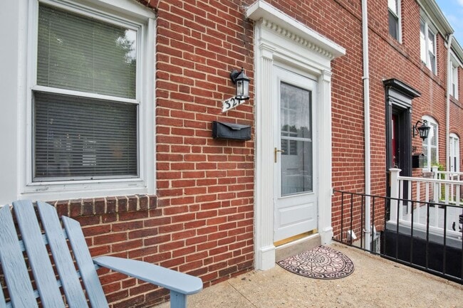 Building Photo - 324 Westowne Rd
