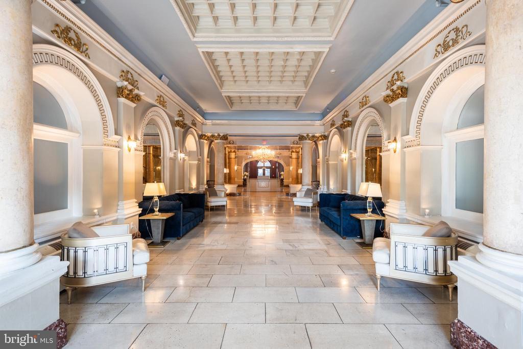 Primary Photo - 699 N Broad St