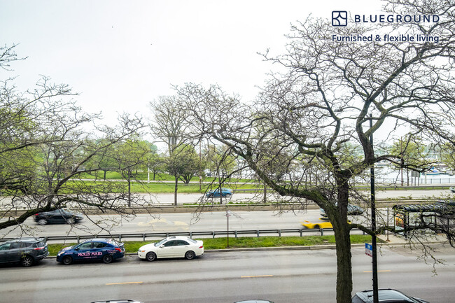 Foto del edificio - 3450 N Lake Shore Dr