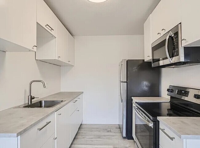 Foto del edificio - 3825 Van Dyke Ave