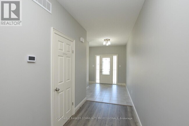 Building Photo - 6 Ironwood St.