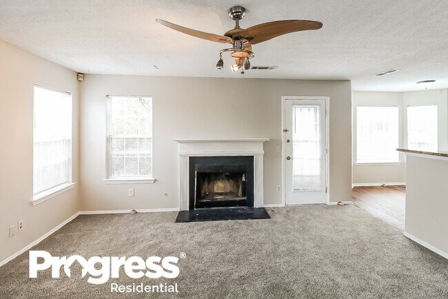 Building Photo - 1015 Redan Trce
