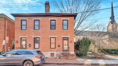 Building Photo - 129-131-131 E Sycamore St