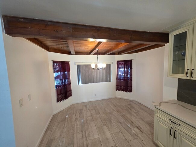 Foto del edificio - 23247 Raymond St