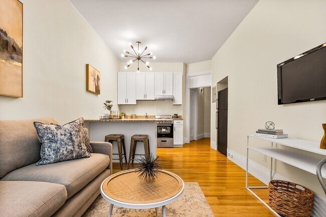 Building Photo - 481 Beacon St