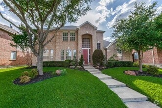 Building Photo - 8133 Skyridge Dr