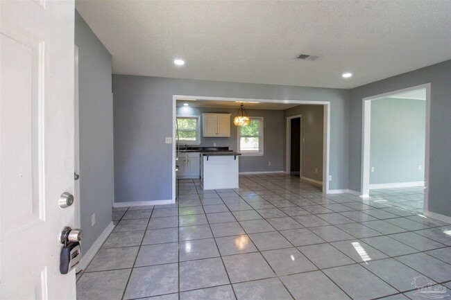 Building Photo - 1200 Cheyenne Cir