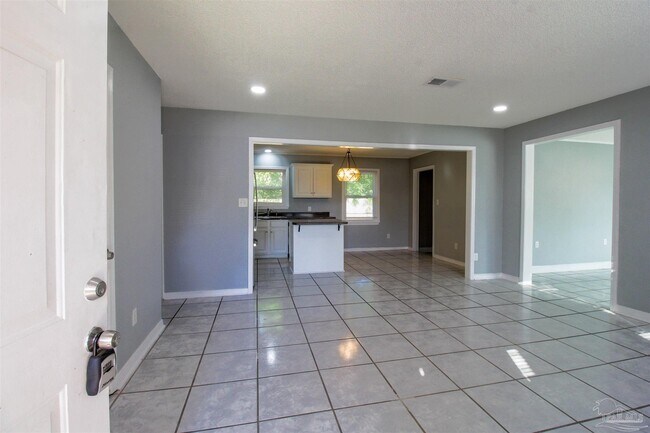Foto del edificio - 1200 Cheyenne Cir