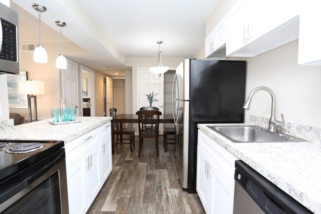 1HAB, 1BA - 750 ft² - Cocina - Armstrong Farm