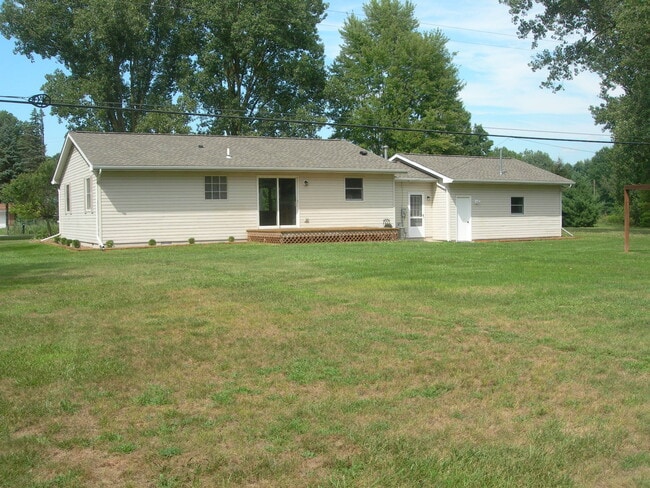 10 by 16 deck - 8620 Willow Rd