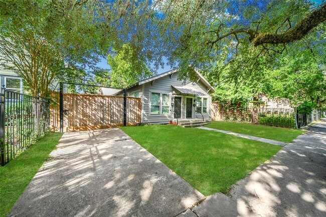 Foto del edificio - 4720 McKinney St