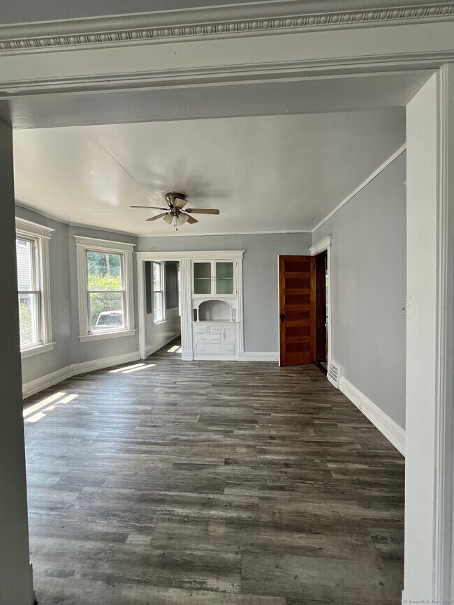 Building Photo - 67 Sisson Ave