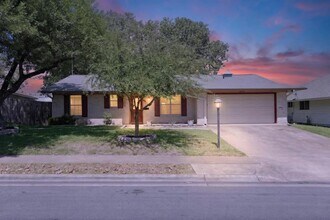 Building Photo - 8602 Colonial Dr