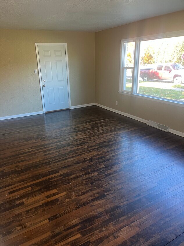 Foto principal - 6615 W Keefe Avenue Pky