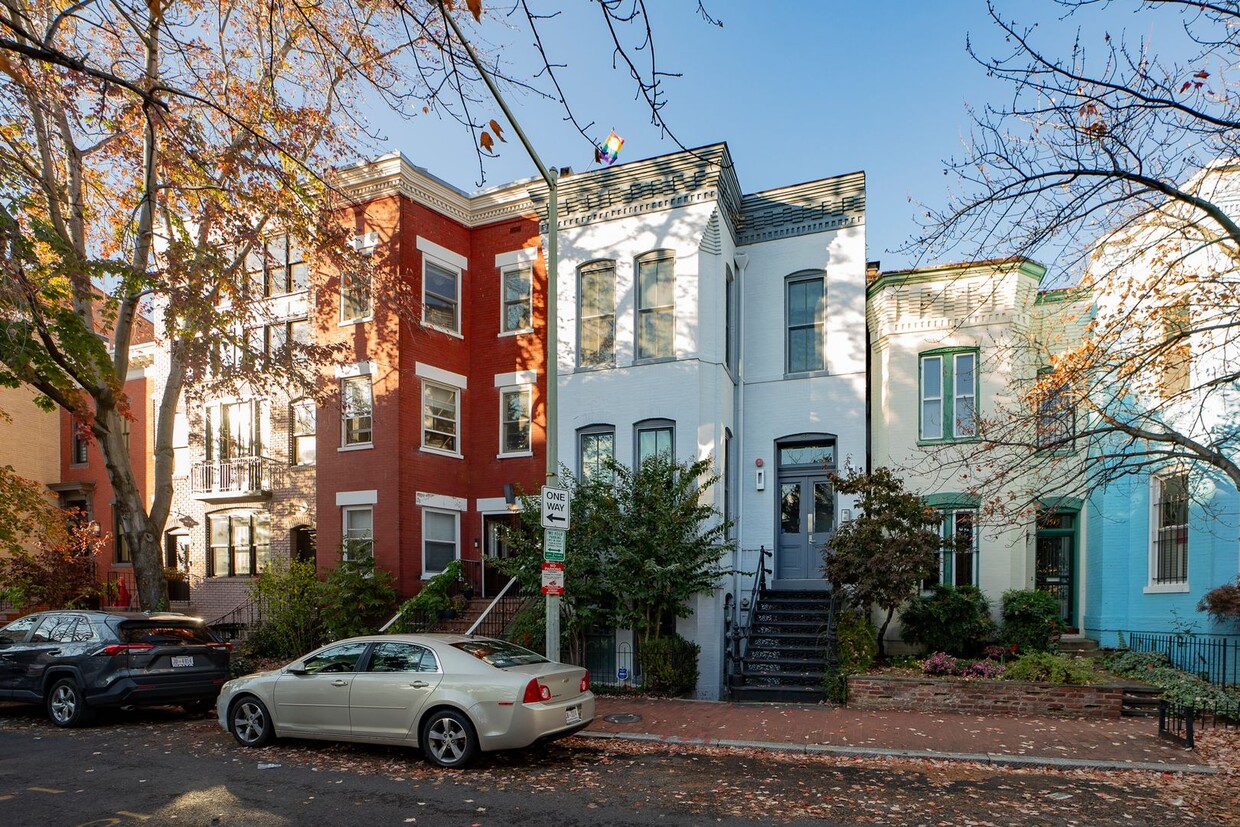 Primary Photo - Two Bed - Two Bath in Logan/Dupont