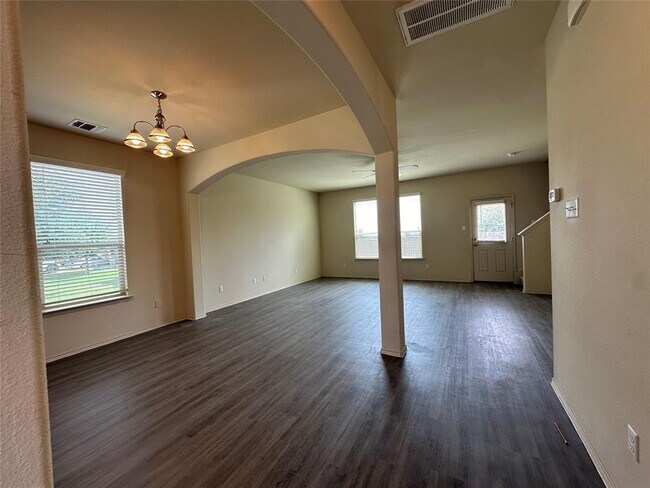 Building Photo - 208 Azurite Dr