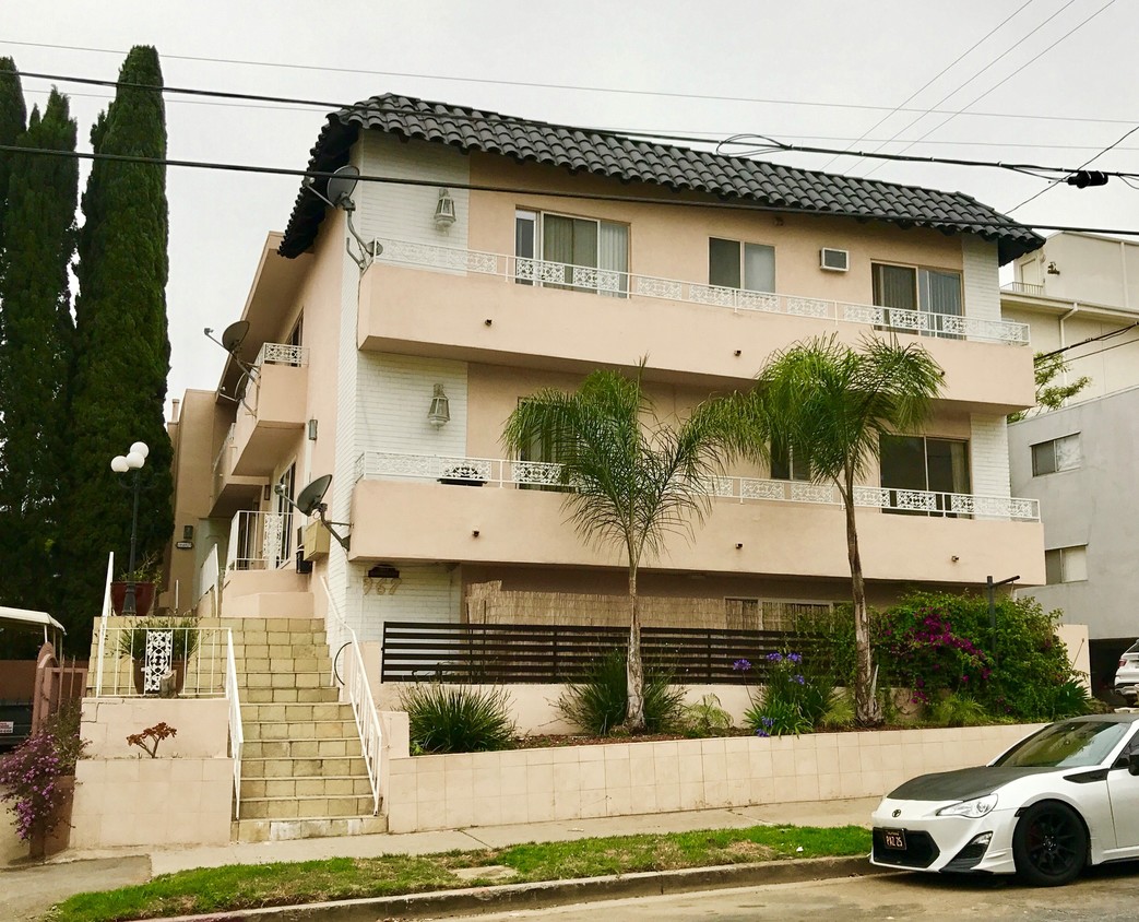 Primary Photo - Barrington Manor Apartments