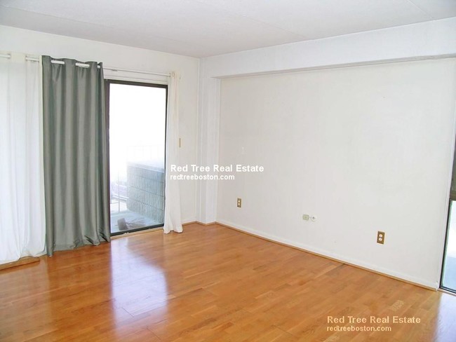 Building Photo - 55 Sewall Ave