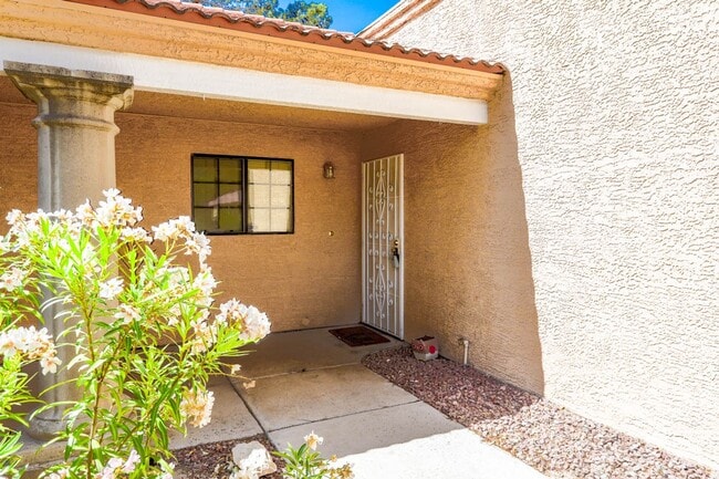 Building Photo - Age Restricted, 55+, 3 Bedroom Condo In Gu...