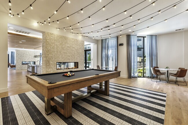 Apartamentos Crosstown — foto de la comunidad - Crosstown