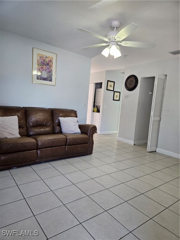 Foto del edificio - 5400 Golden Gate Pkwy