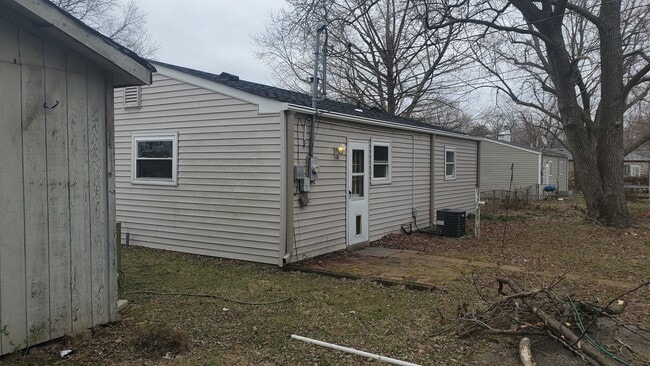 Building Photo - 1416 Plaza Pl