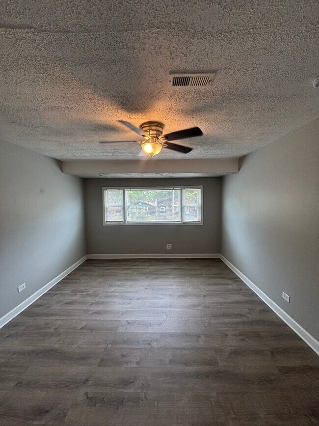 Foto del edificio - 392 W Hickory St