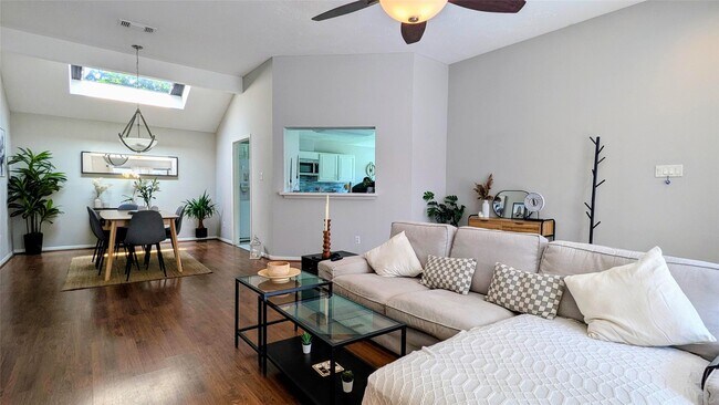 Foto del edificio - 12639 Ashford Hills Dr