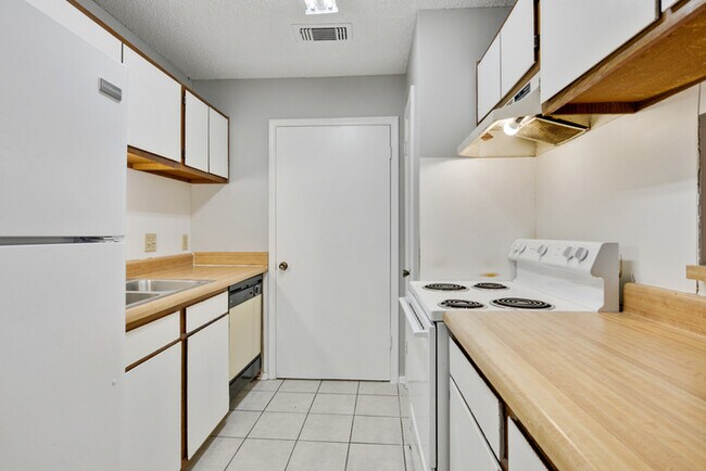 Building Photo - 844 Hammond Manor Dr