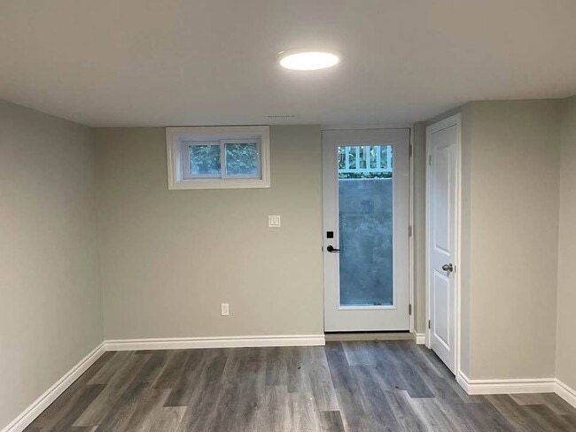 Building Photo - 23 Woodman Dr