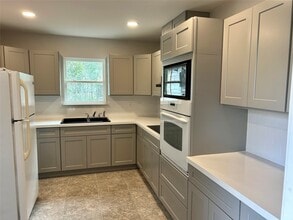 Building Photo - 8510 Vogue Ln
