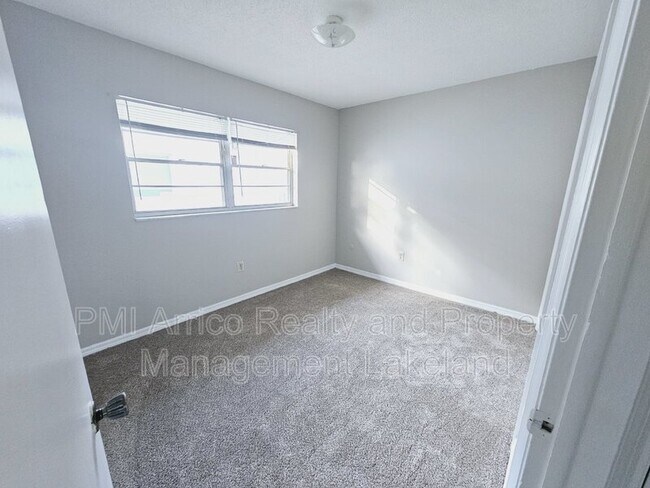 Building Photo - 3246 S Polk Ave