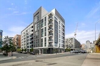 Building Photo - 40 Traveler St