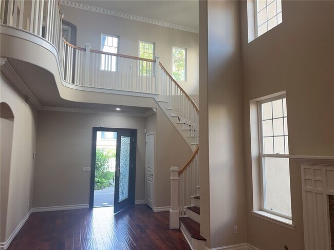 Building Photo - 32 Canyonwood Dr