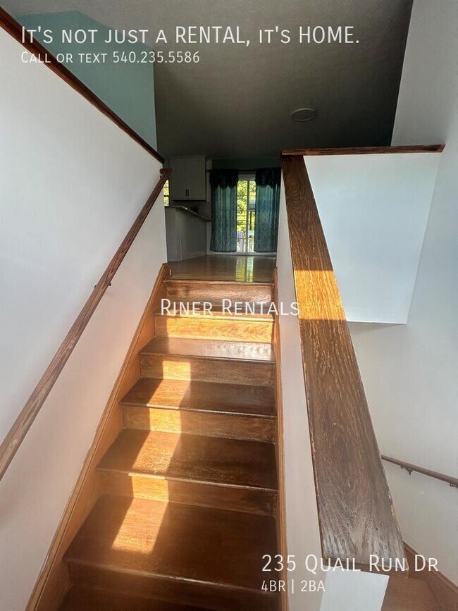 Foto del edificio - 235 Quail Run Dr