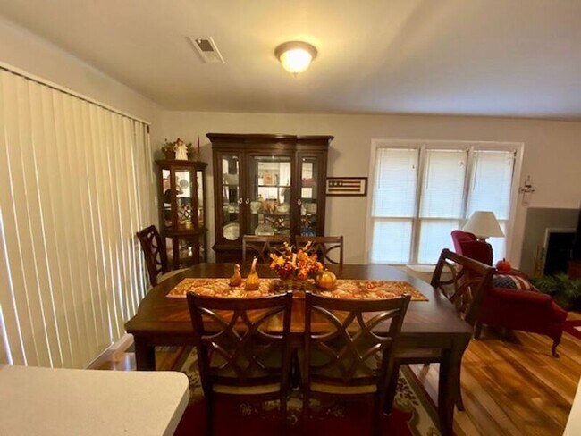 Foto del edificio - 14113 Liberty Oaks Cir