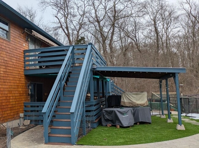 Building Photo - 421 Oakhill Ave