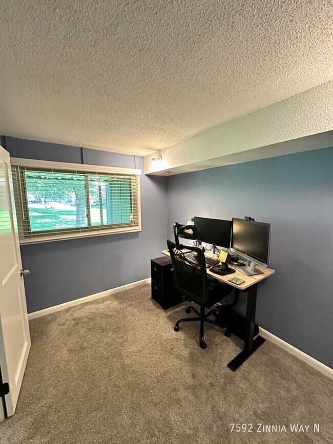 Foto del edificio - 7592 Zinnia Way N