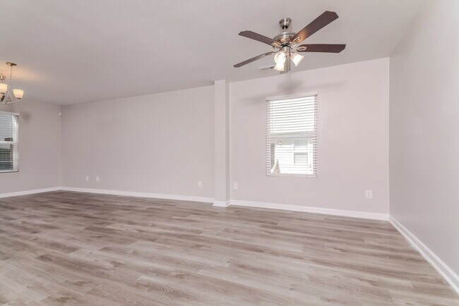 Foto del edificio - 127 Blakeford Dr
