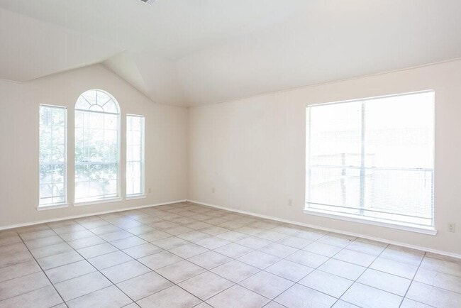 Building Photo - 1034 Canterbury Dr