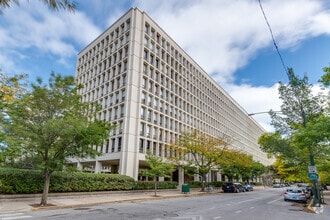 Building Photo - 1400 E 55th Pl
