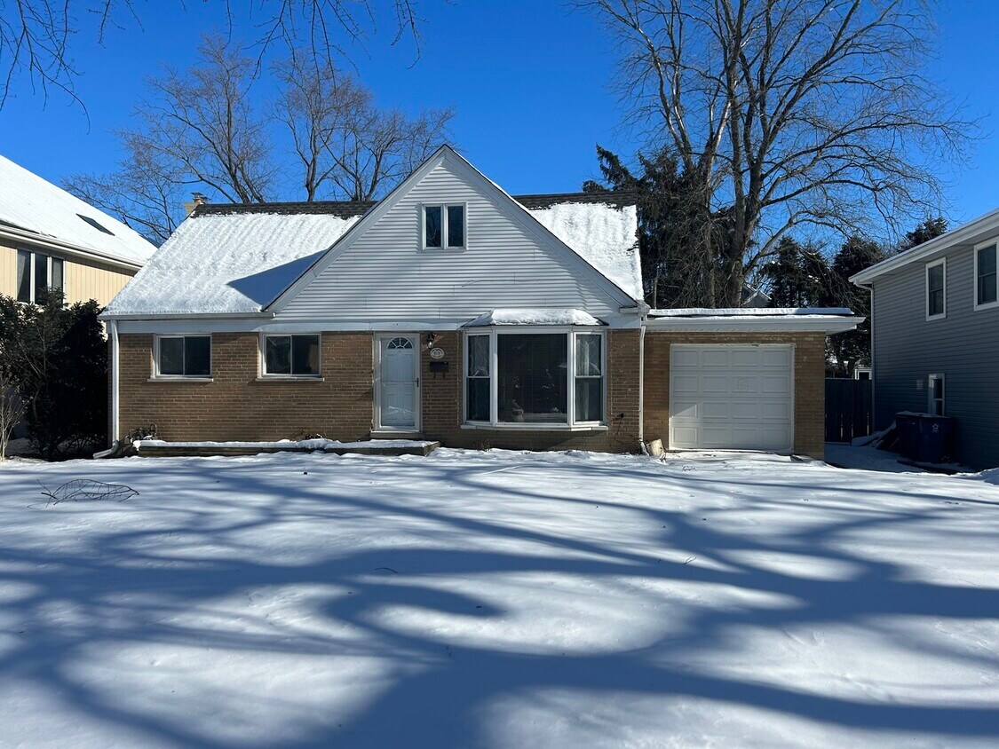 Primary Photo - 619 Phillippa St