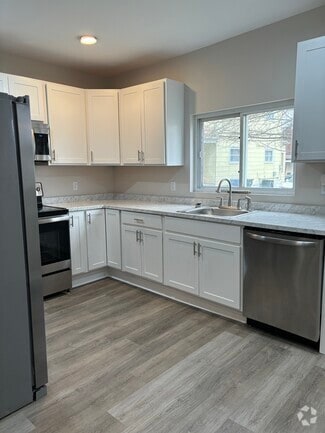 Building Photo - 406 Hill St