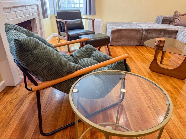 Building Photo - 16018 Windsor Dr