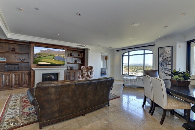 Foto del edificio - 7175 E Camelback Rd