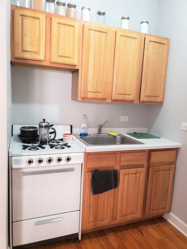 Foto del edificio - 4228 N Kenmore Ave